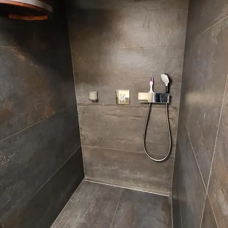 Tri Borovice וילה