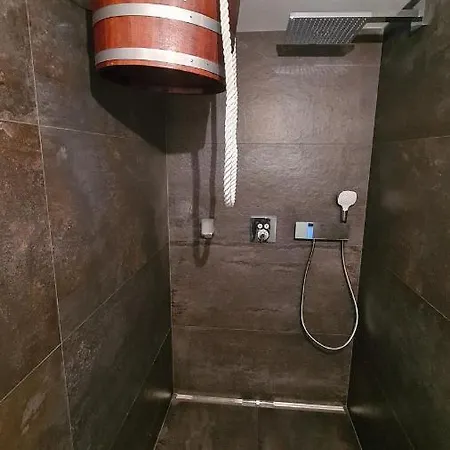 Tri Borovice וילה *